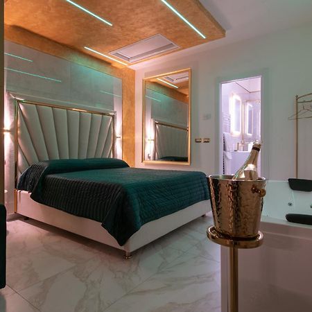 Fashion Apartment Gold Bologna With Jacuzzi & Car Garage Экстерьер фото
