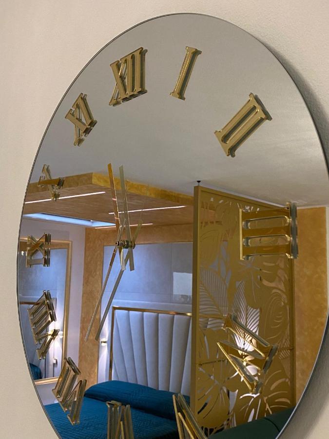 Fashion Apartment Gold Bologna With Jacuzzi & Car Garage Экстерьер фото