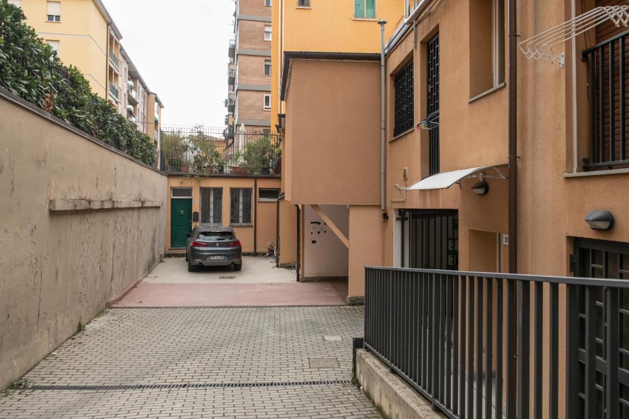 Fashion Apartment Gold Bologna With Jacuzzi & Car Garage Экстерьер фото